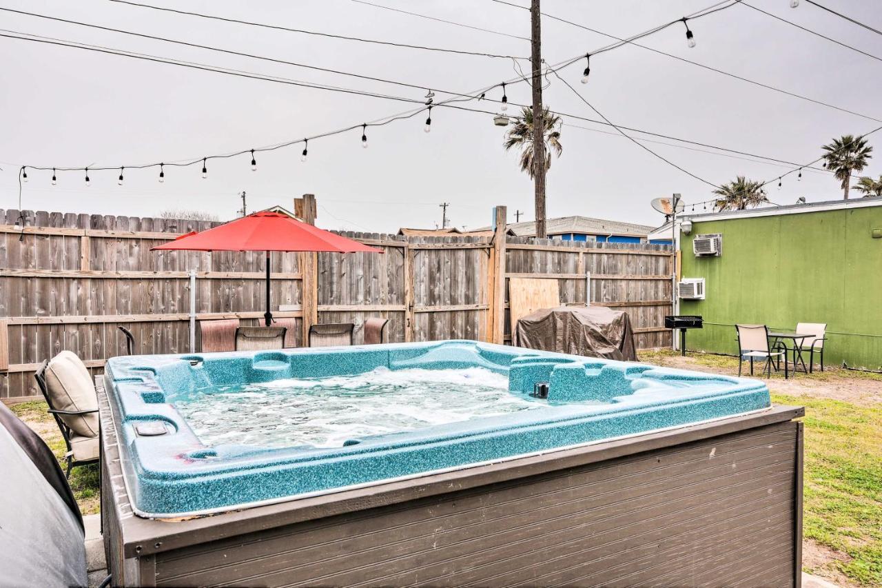 Beautiful Galveston Apt With Deck Less Than 3 Mi To Dtwn! Exteriör bild