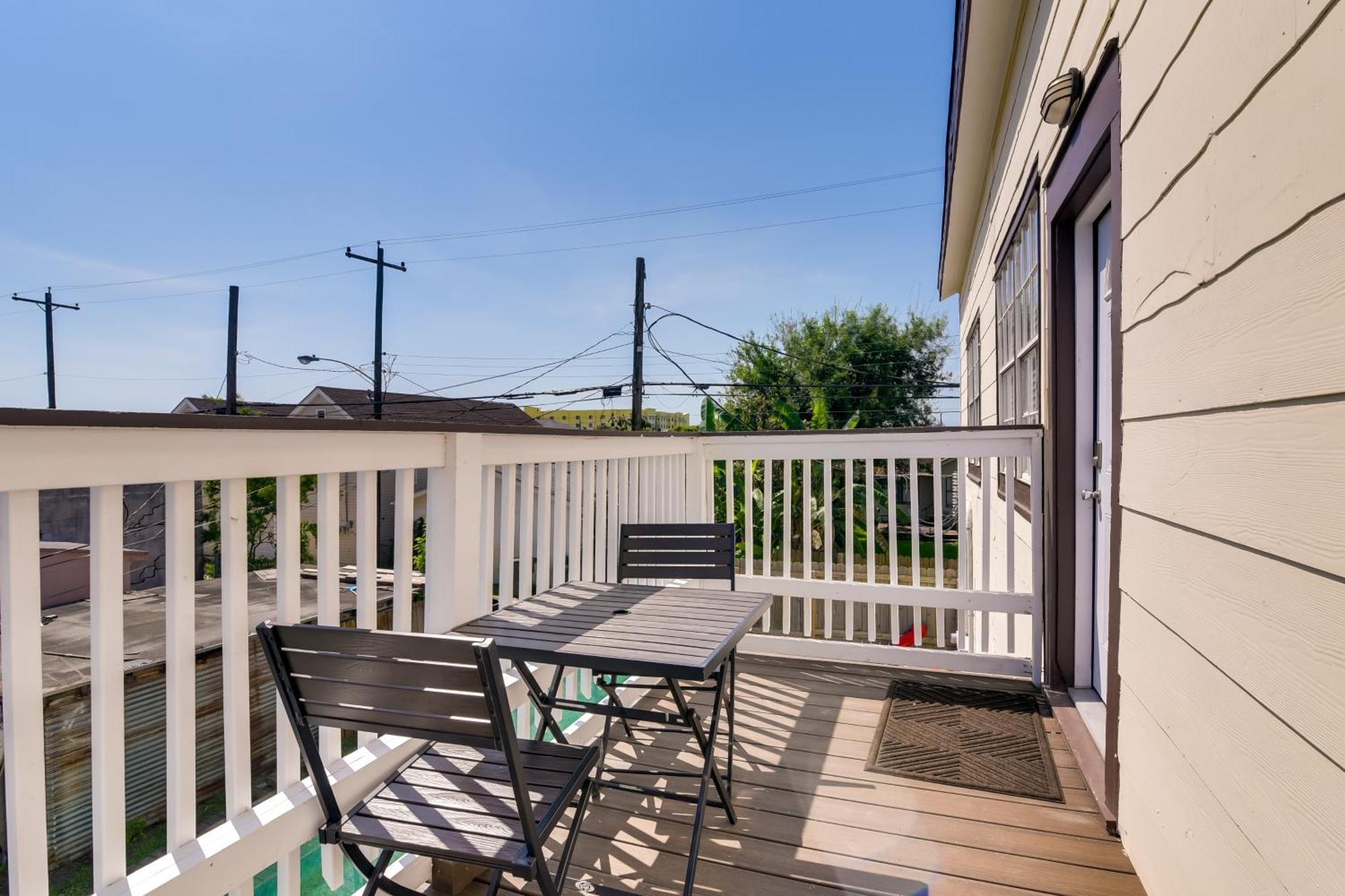 Beautiful Galveston Apt With Deck Less Than 3 Mi To Dtwn! Exteriör bild