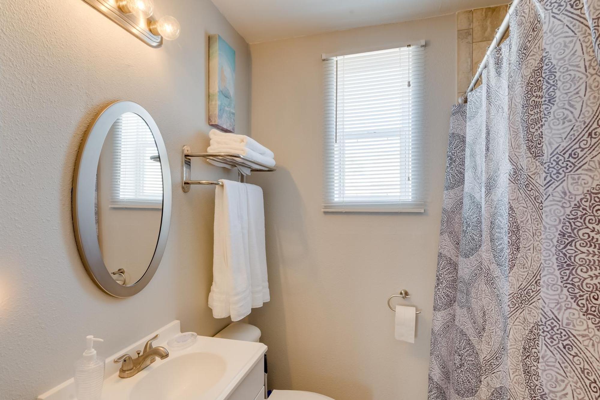 Beautiful Galveston Apt With Deck Less Than 3 Mi To Dtwn! Exteriör bild